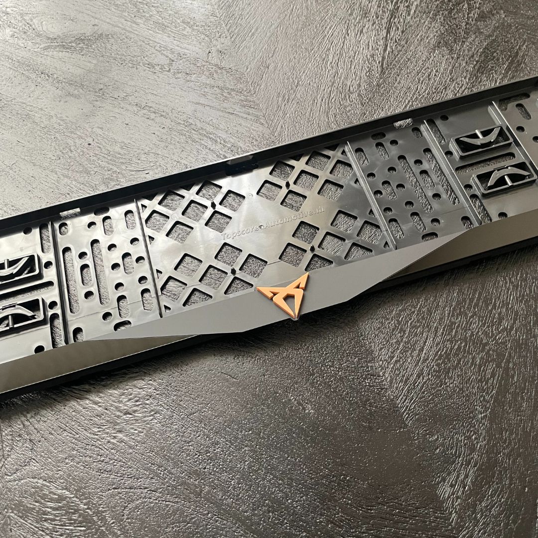 Cupra 3D logo kentekenplaathouder copper 1