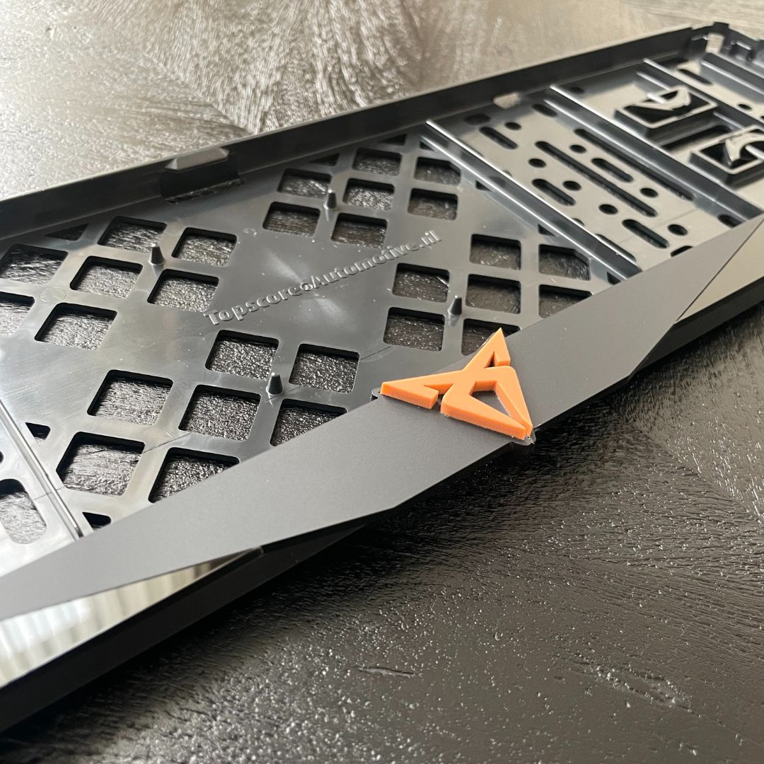 Cupra 3D logo kentekenplaathouder copper